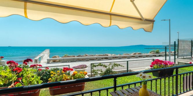 Апартамент Поемия в к-с Карпе Дием