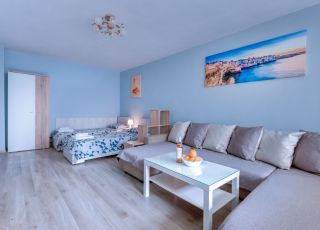 Apartment Daisy 3 Rooms and kitchen, Burgas
