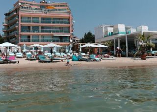 Hotel Marty's Beachfront Smart Homes, Sunny beach