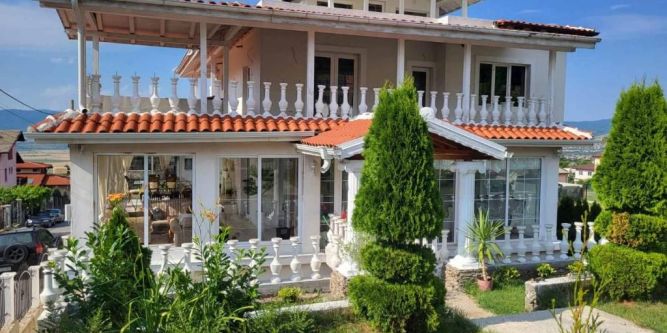 Къща Белият кът