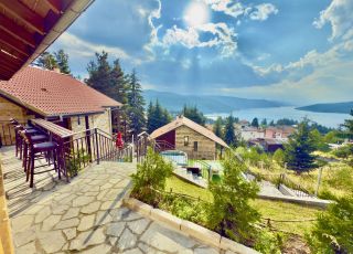 House Fantasy Villas, Dospat