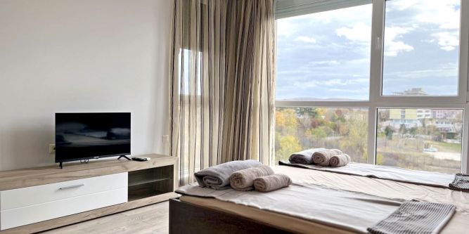 Студио Насред парка