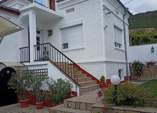 House Asmara, Osmar