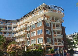 Apartment in Villa Ariya complex, Sunny beach