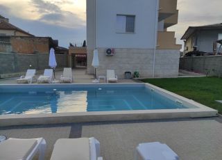 Apartment Central, Obzor