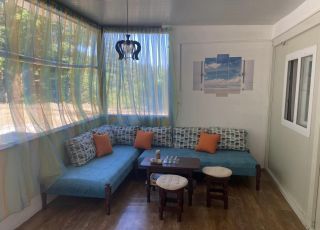 Bungalow Villa Z, Kiten