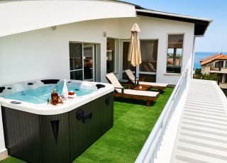 House Black Sea Pearl, Chernomorets