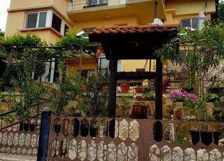 House Rai, Albena