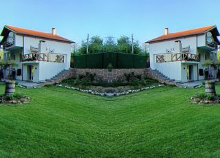 House Villa Old Pine-tree, Mladezhko