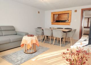 House Kalinovata kushta, Stoykite