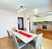 Apartment Spacious and bright maisonette