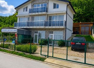 Къща Paradise View Rooms