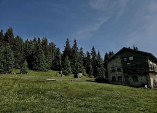 House Prespa hut, Smolyan