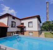 House Guest house By the Chimney