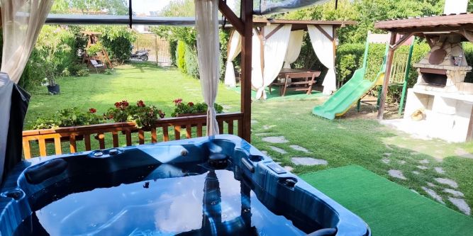 Лятна вила Дени