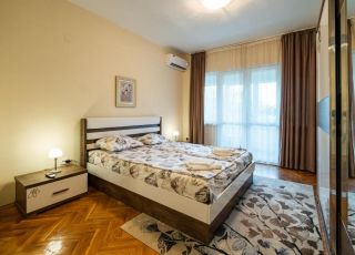 Apartment Primorski 2BDR Central, Varna