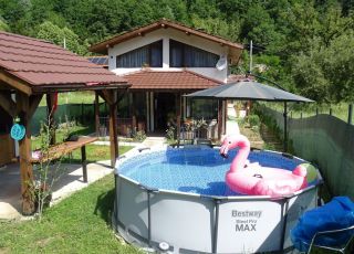 House Guest house Gorski char, Beli Osam