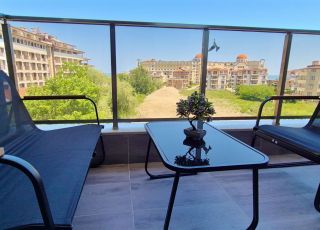 Apartment Sunny Days, Obzor