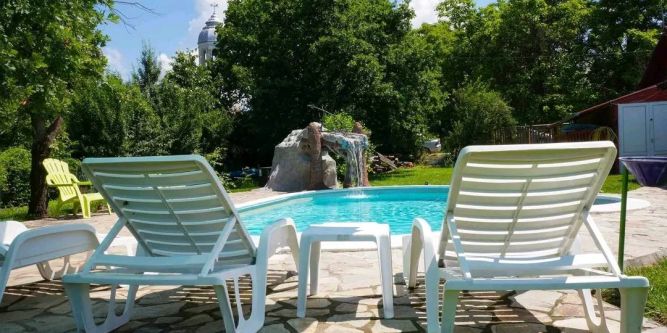 Къщи При Манастира