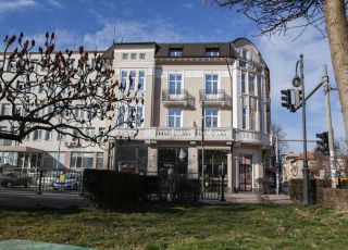 Ъгловата Къща