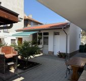 House Квартири