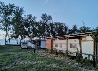 Bungalow caravan 