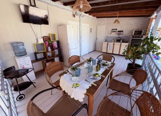 Bungalow Lemon in the Garden, Chernomorets