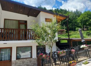 House Na selo, Grohotno