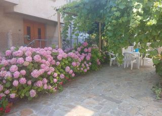 Separate room The house with hydrangeas, Tsarevo