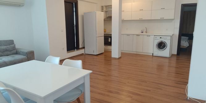 Тристаен апартамент Лаута 28