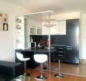 Apartment 3-bedroom, next to the beach, 