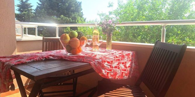 Двустаен апартамент в Радва