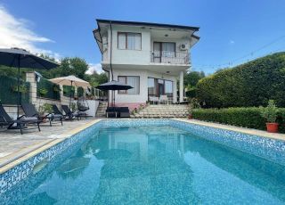 House Simeonovi Hills and Sea, Obrochiste