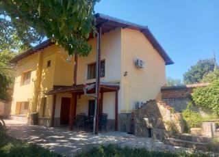 Оранжевата къща