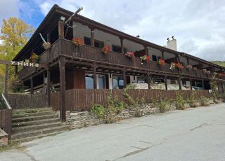 House Unique, Orehovo