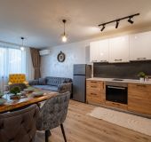 Стилен Апартамент Естейд