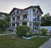 House Villa Detelina