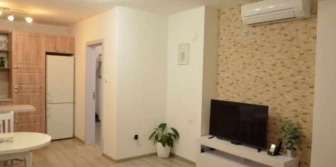 Апартамент с паркомясто