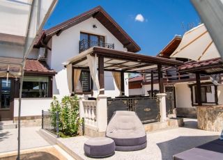 Вила Фамилия Бешкови