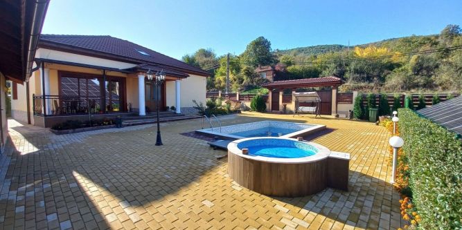 Къща за гости Арт Оазис