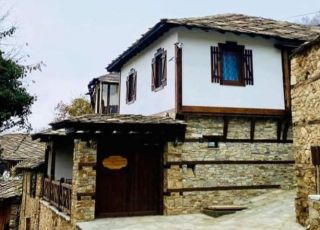 House Guest House Bliznatsite, Leshten