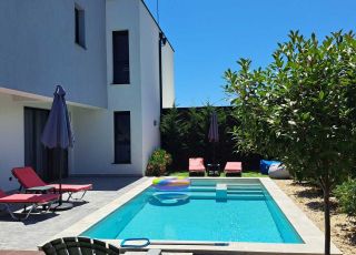 House Villa Amethyst, Lozenets