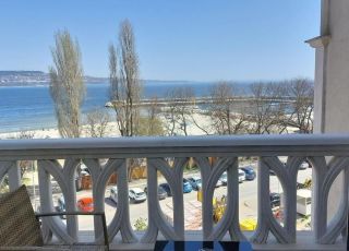 Панорамен апартамент на плажа