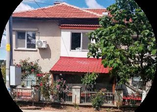 House Uyt, Mineralni bani, Haskovo