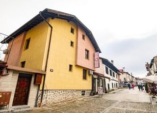 Къща за гости Лалеви