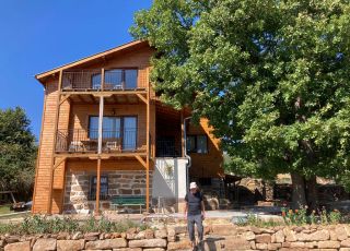 Къща Божура