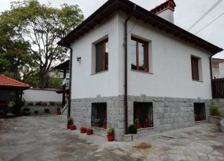 House FFF 1, Strelcha