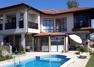 House Villa mit Meerblick, Aheloy