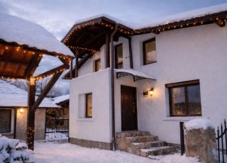 House Stork's nest, Apriltsi