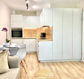 Apartment City Centre Bright and Cozy 